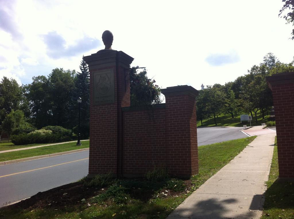 Unb Fredericton Accommodations Exterior photo