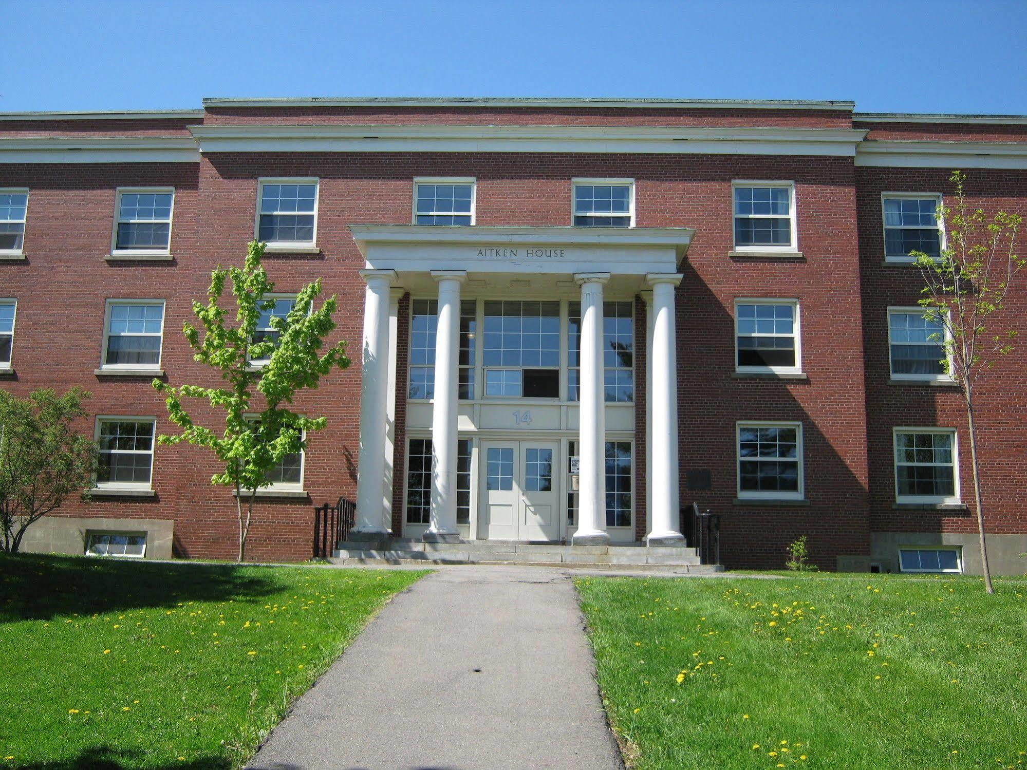Unb Fredericton Accommodations Exterior photo