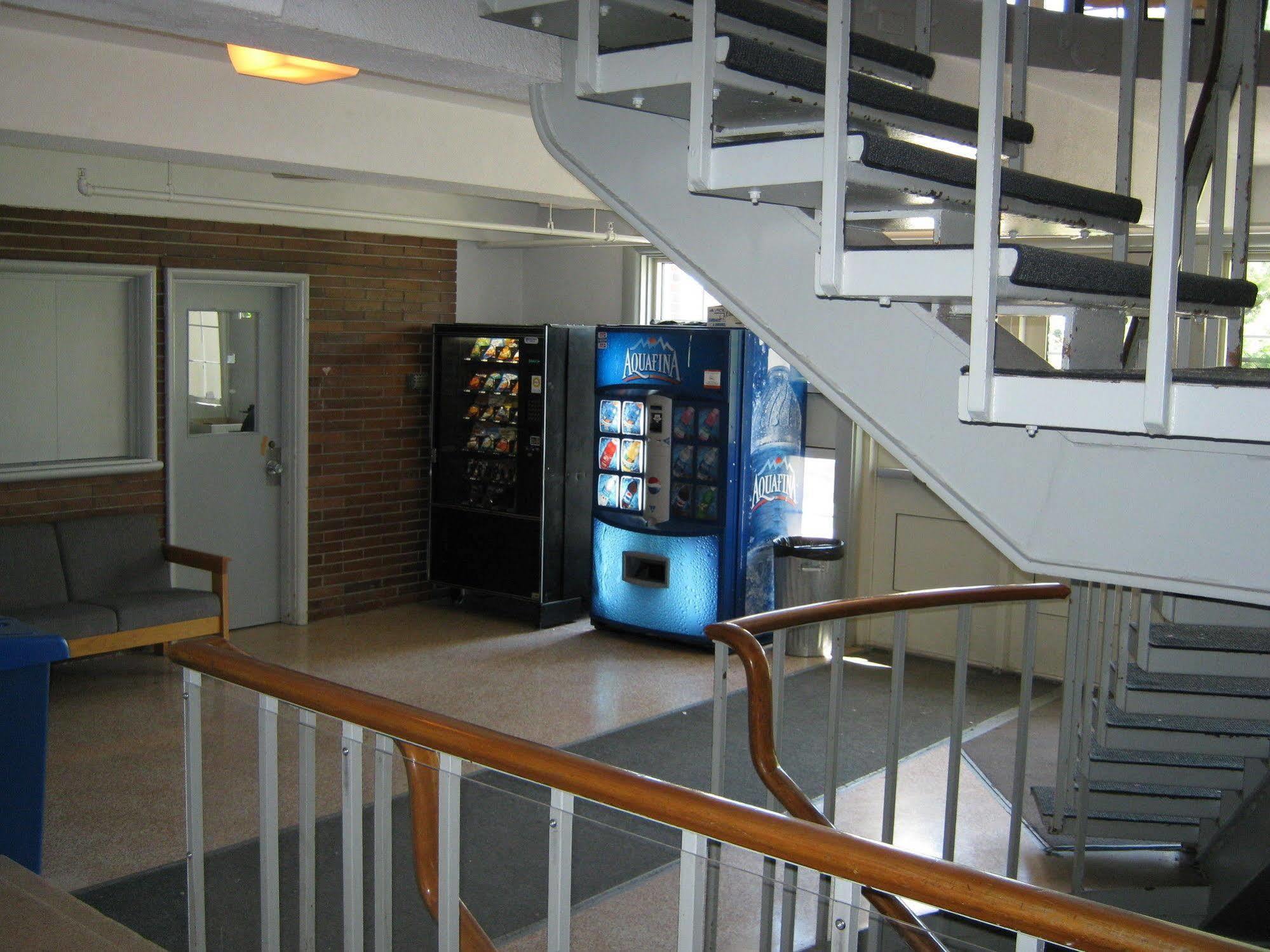 Unb Fredericton Accommodations Exterior photo