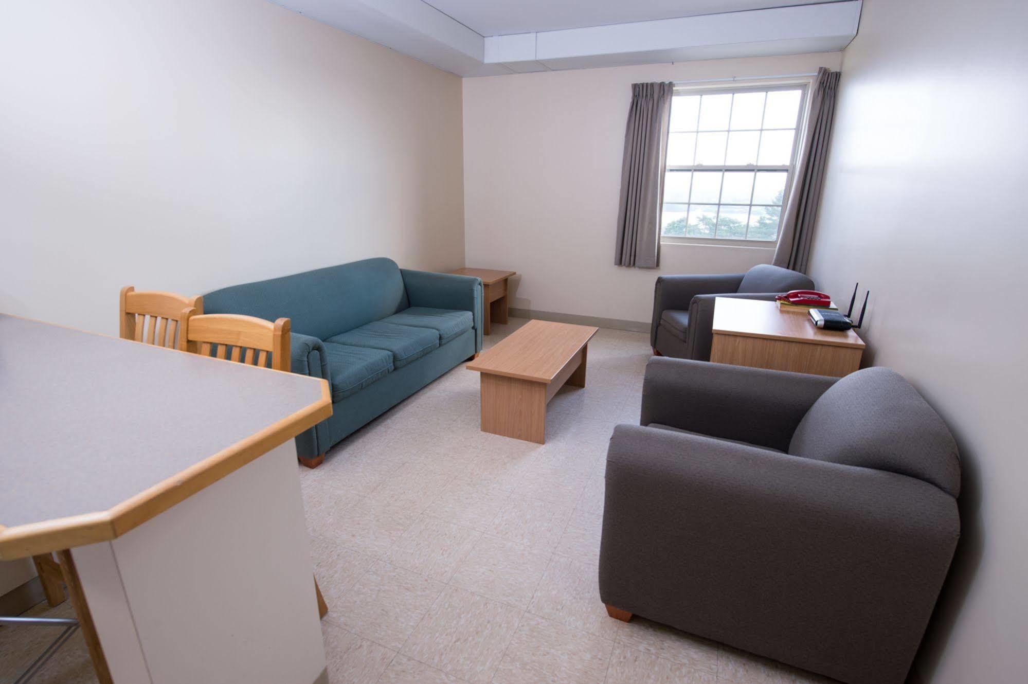 Unb Fredericton Accommodations Exterior photo