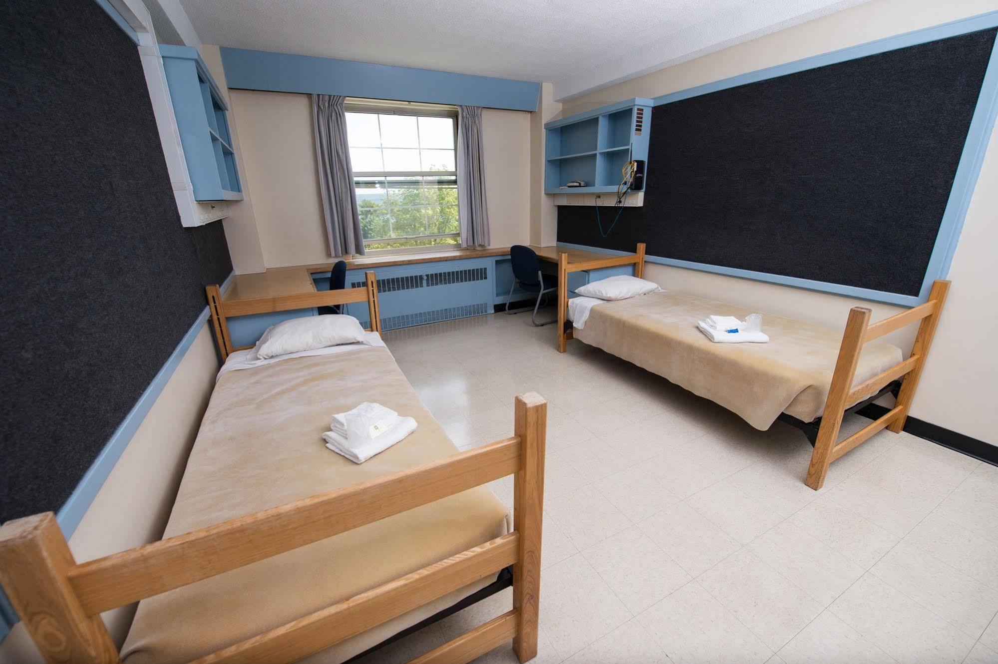 Unb Fredericton Accommodations Exterior photo