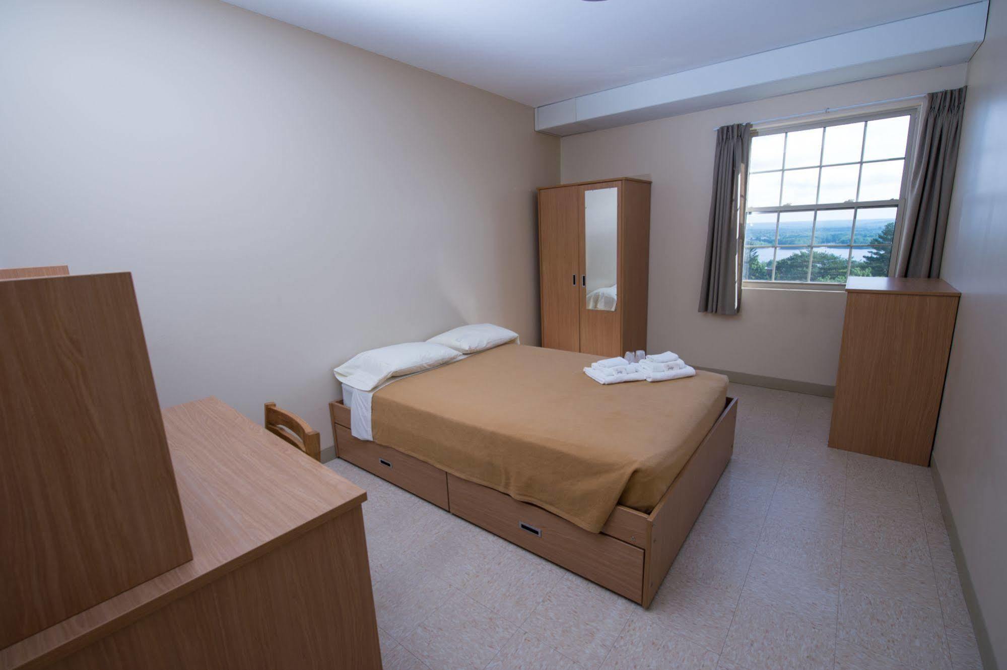 Unb Fredericton Accommodations Exterior photo