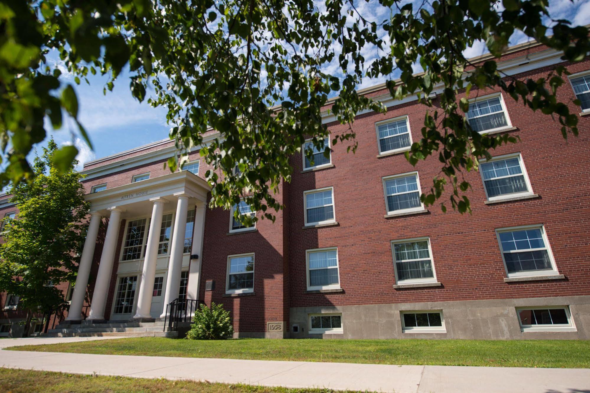 Unb Fredericton Accommodations Exterior photo