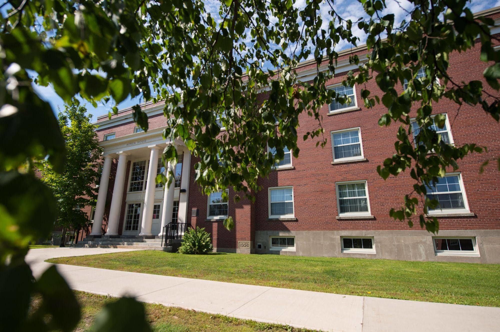 Unb Fredericton Accommodations Exterior photo